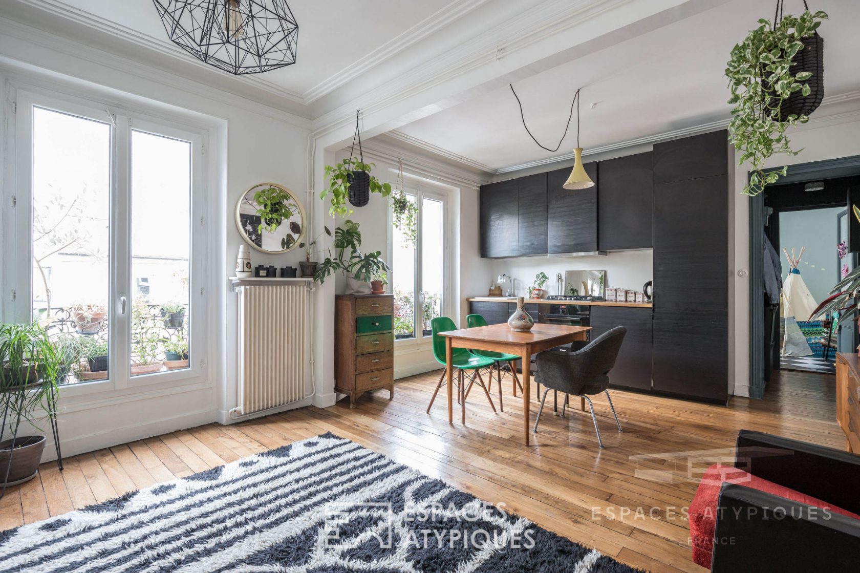 Vintage apartment renovated by architect