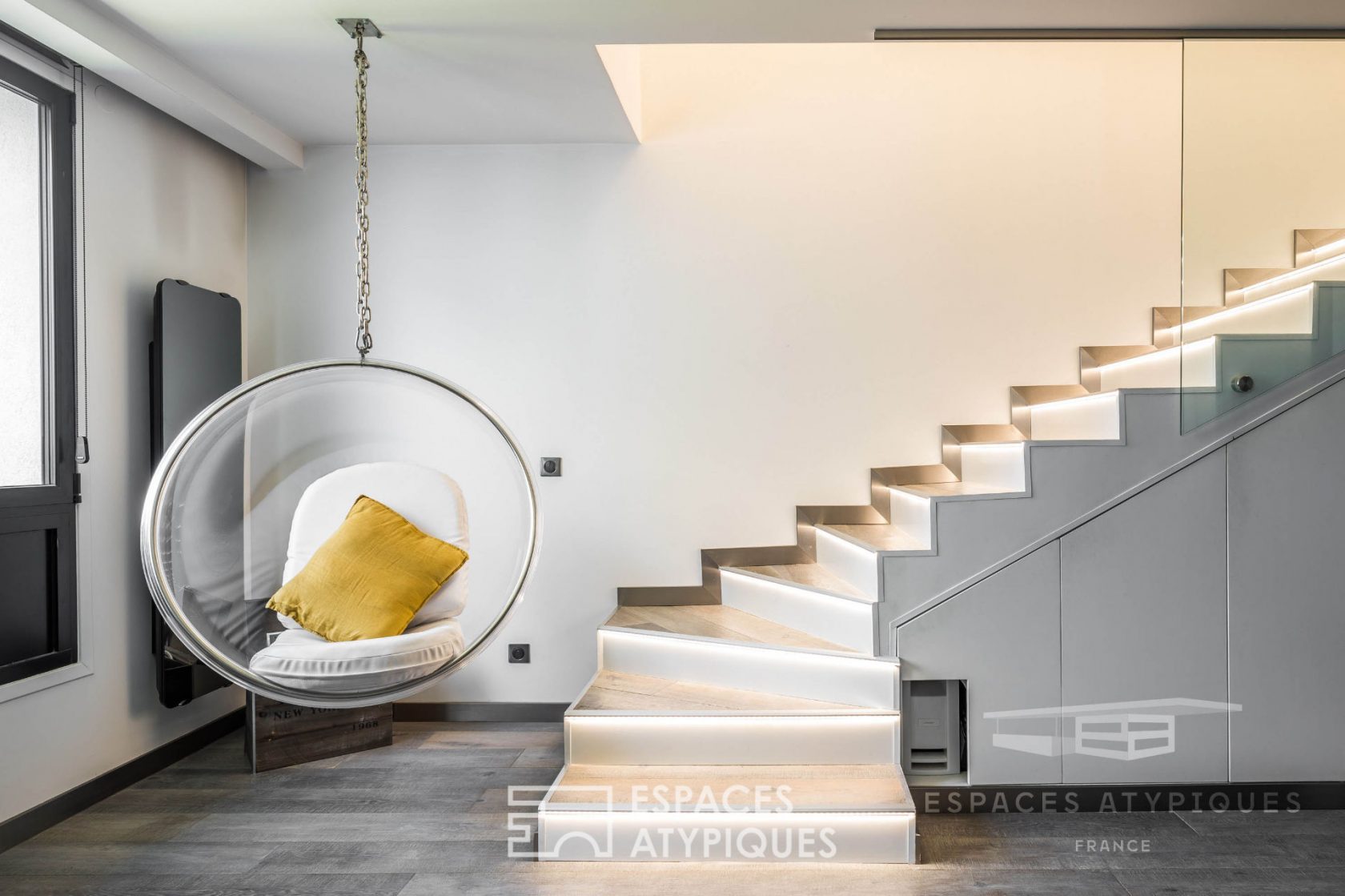 Contemporary duplex with terrace