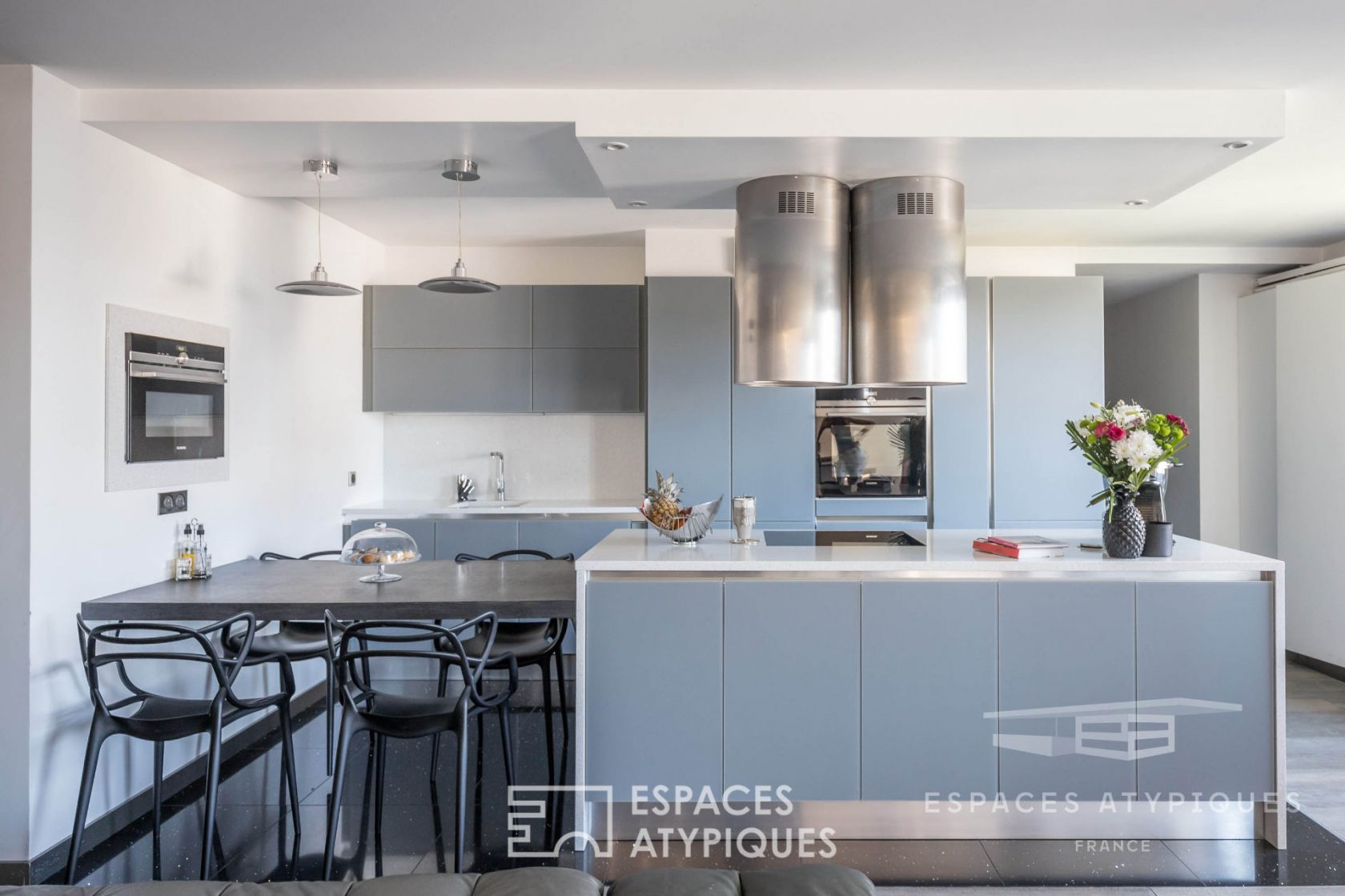 Contemporary duplex with terrace