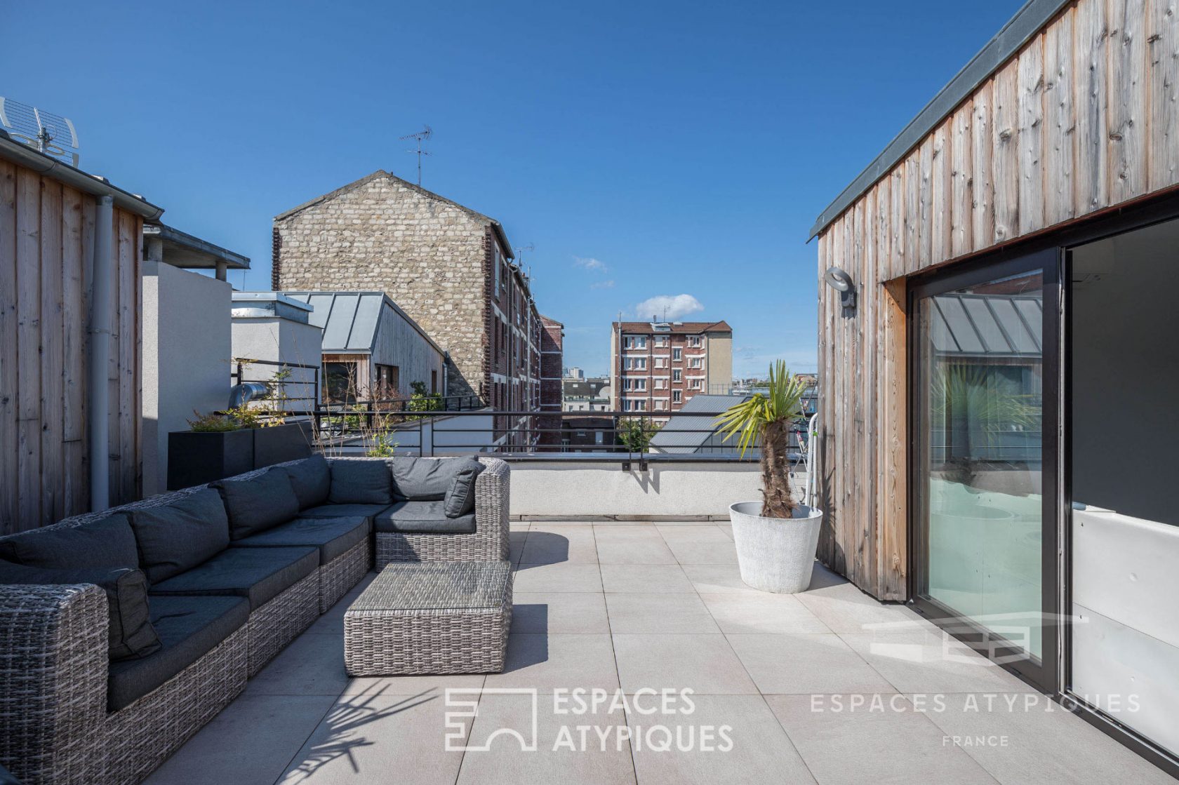 Contemporary duplex with terrace