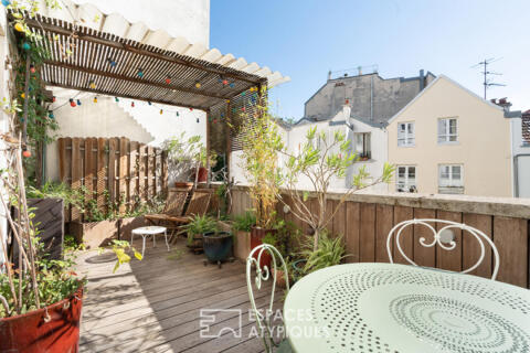 Appartement traversant avec deux terrasses et sauna – Place du Tertre