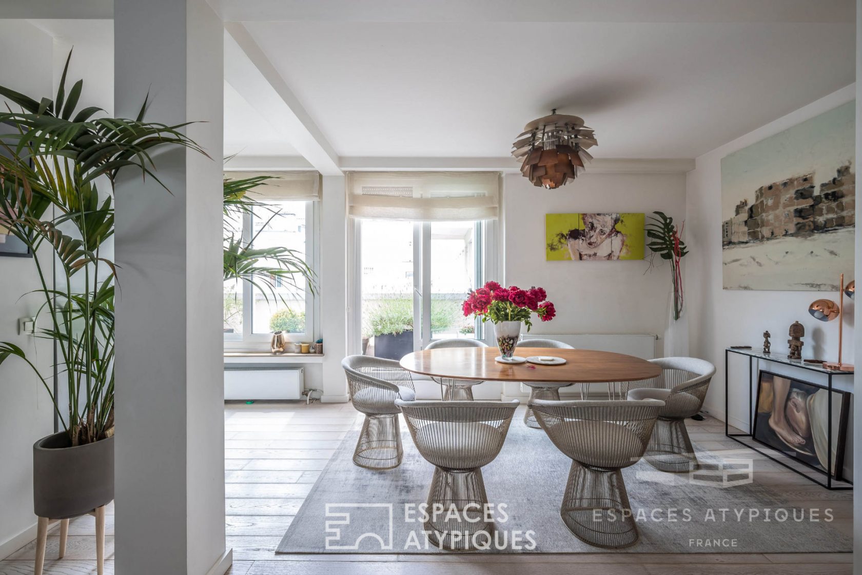 Duplex avec terrasse dans immeuble d’architecte de renom