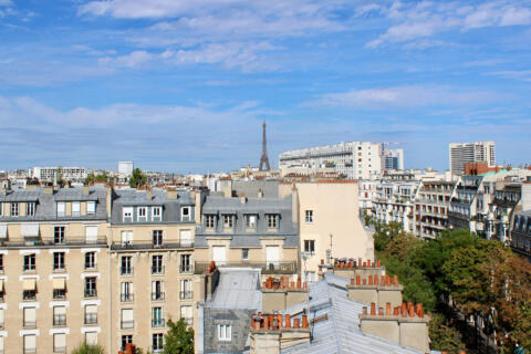 Appartement d&rsquo;angle en dernier étage – Auteuil Sud