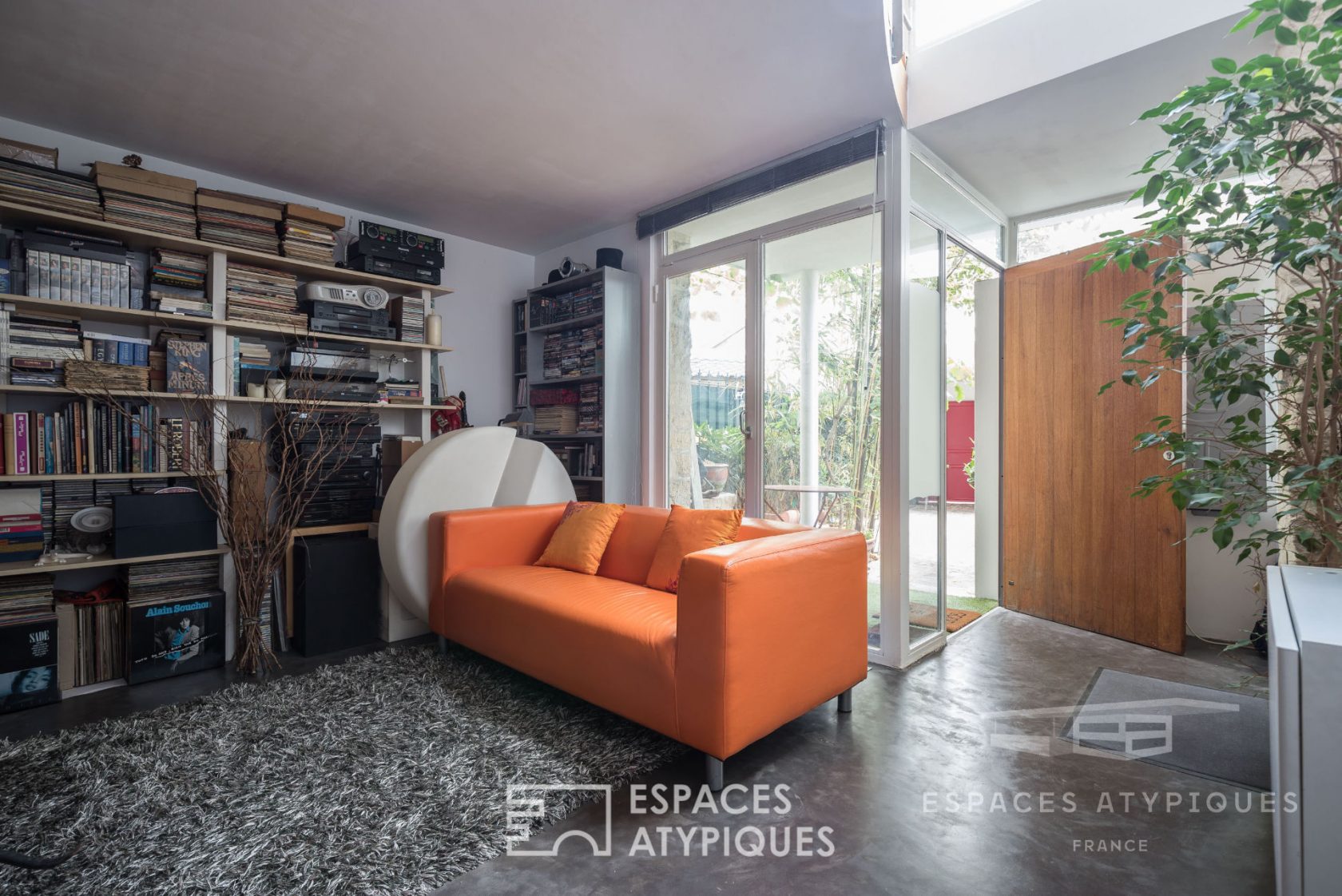 Appartement esprit maison avec terrasses et cour privative