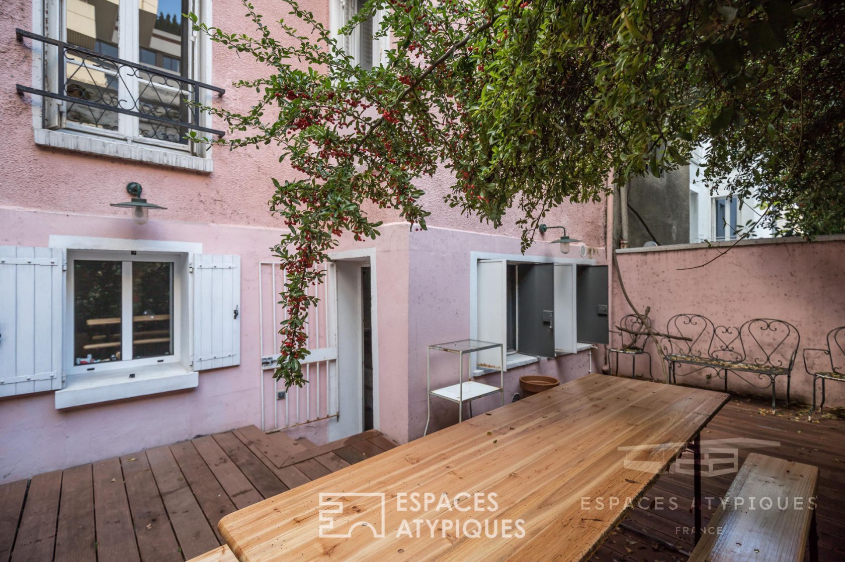 Family townhouse with terrace in hyper-center