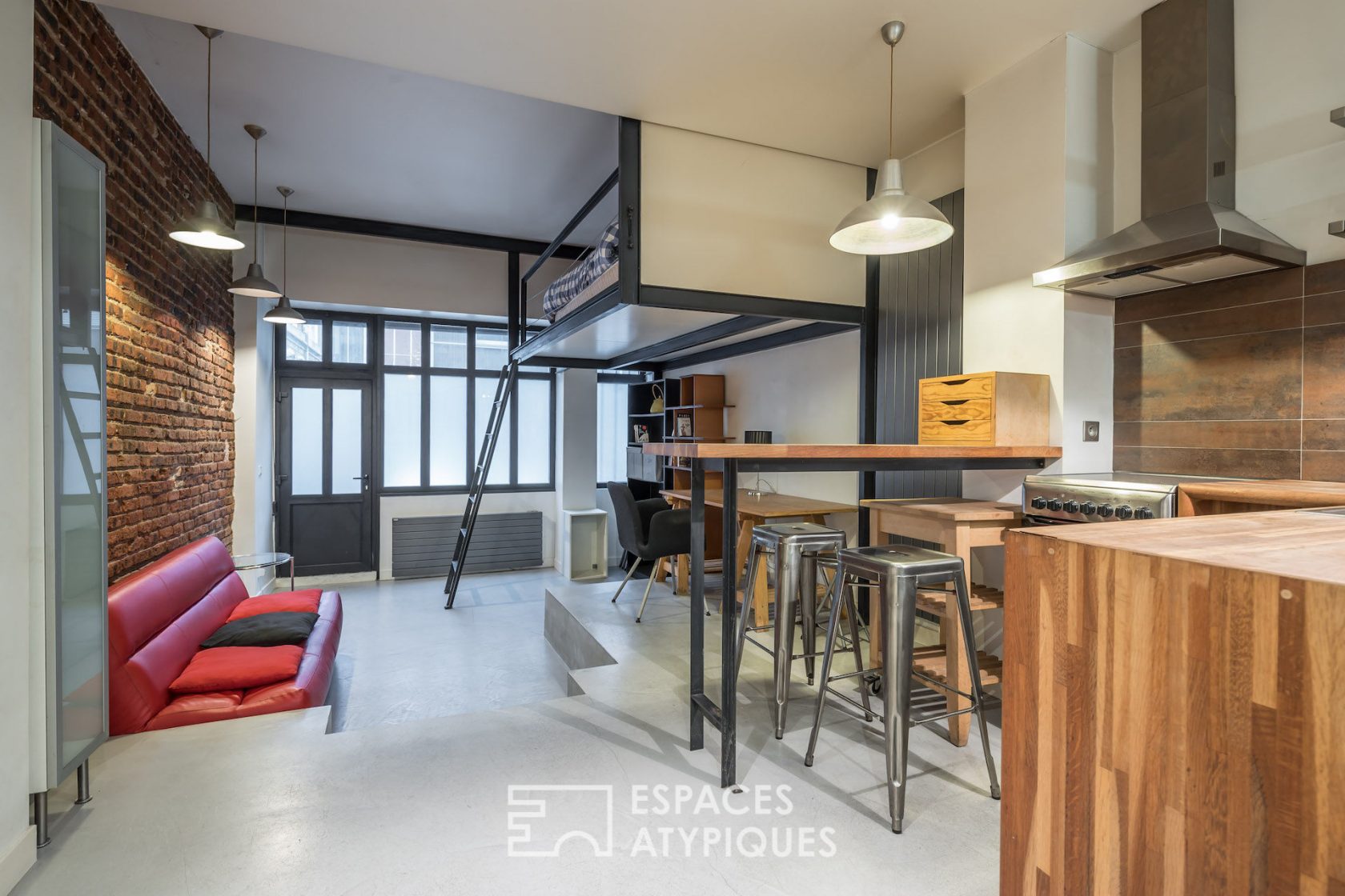 Mini loft spirit apartment renovated by architect