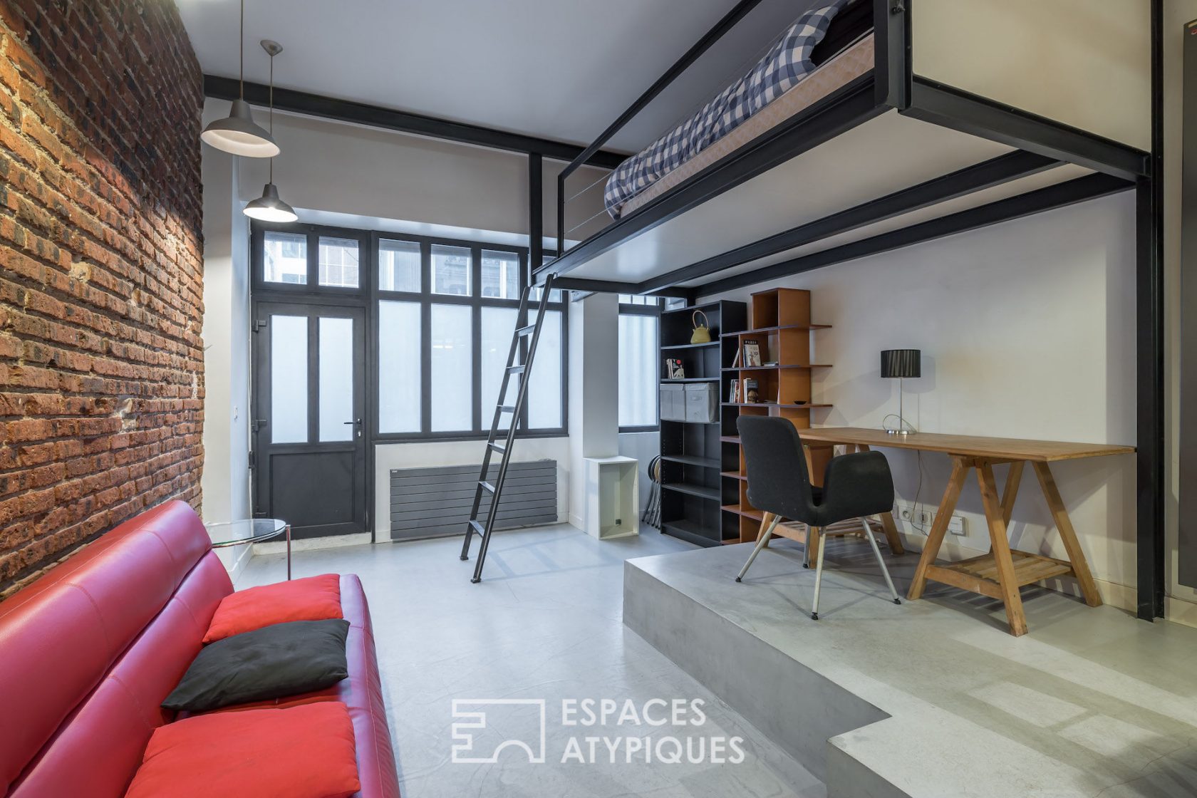 Mini loft spirit apartment renovated by architect