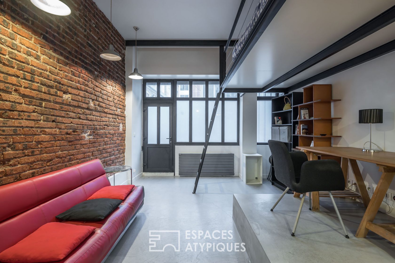 Mini loft spirit apartment renovated by architect
