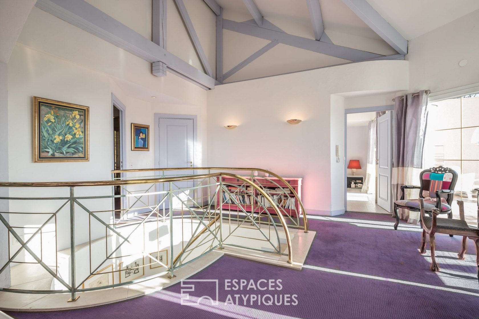 Mixed villa with terraces, garden and swimming pool