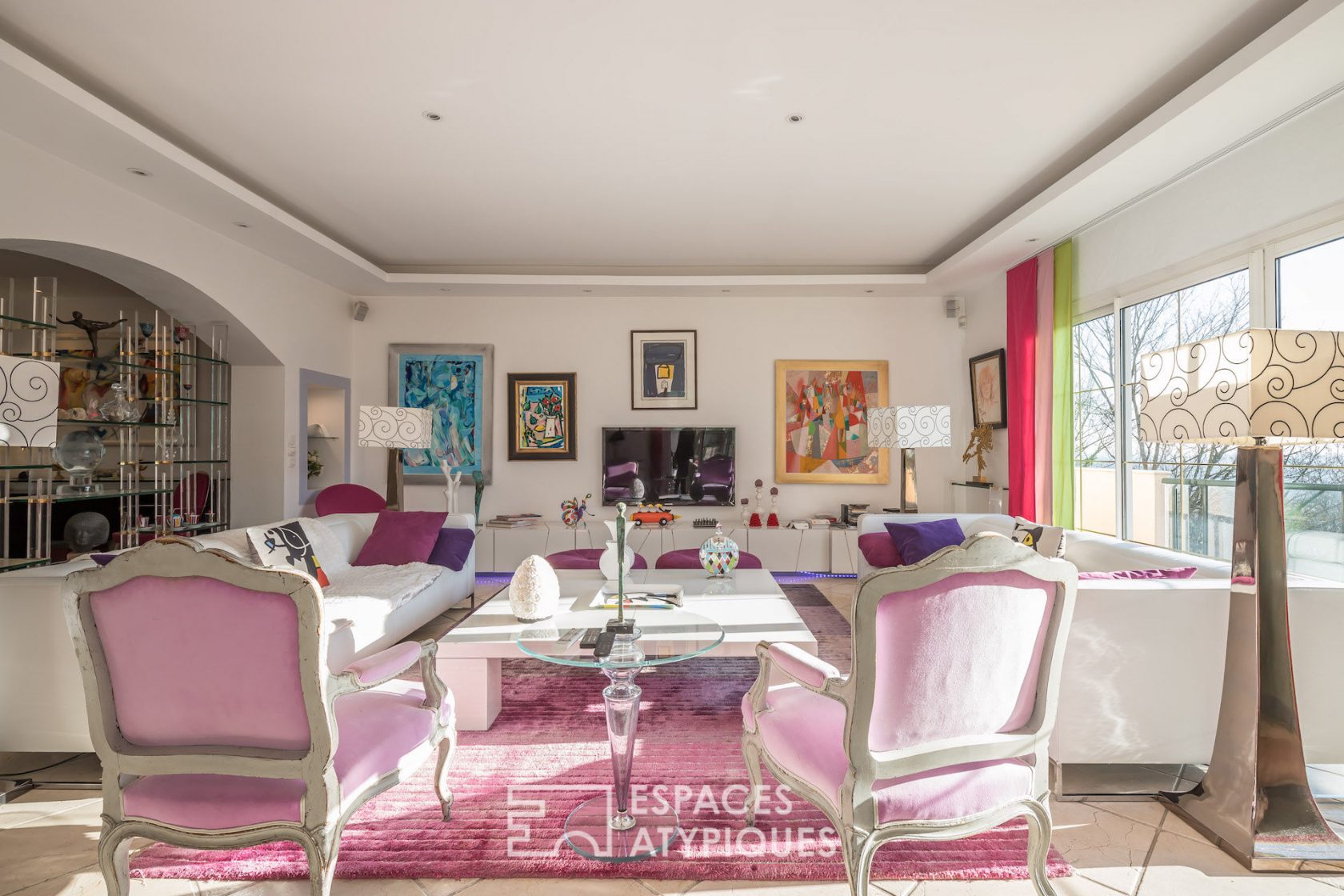 Mixed villa with terraces, garden and swimming pool