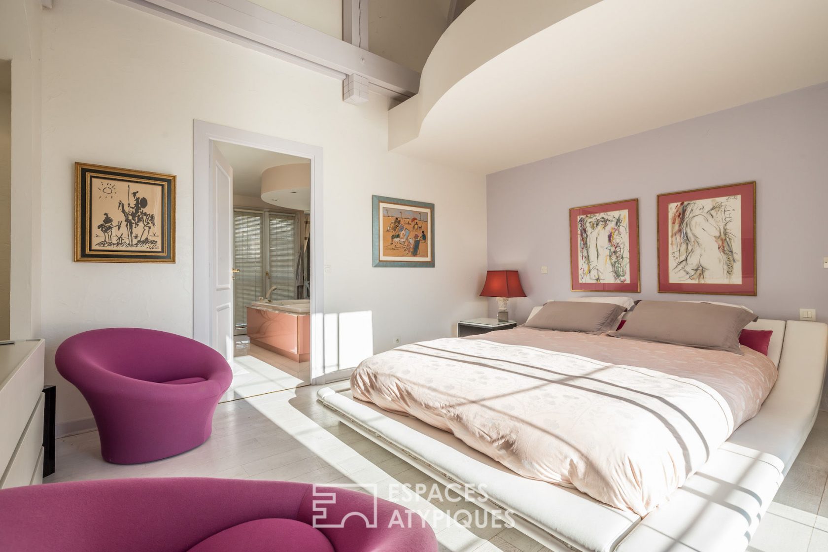 Mixed villa with terraces, garden and swimming pool