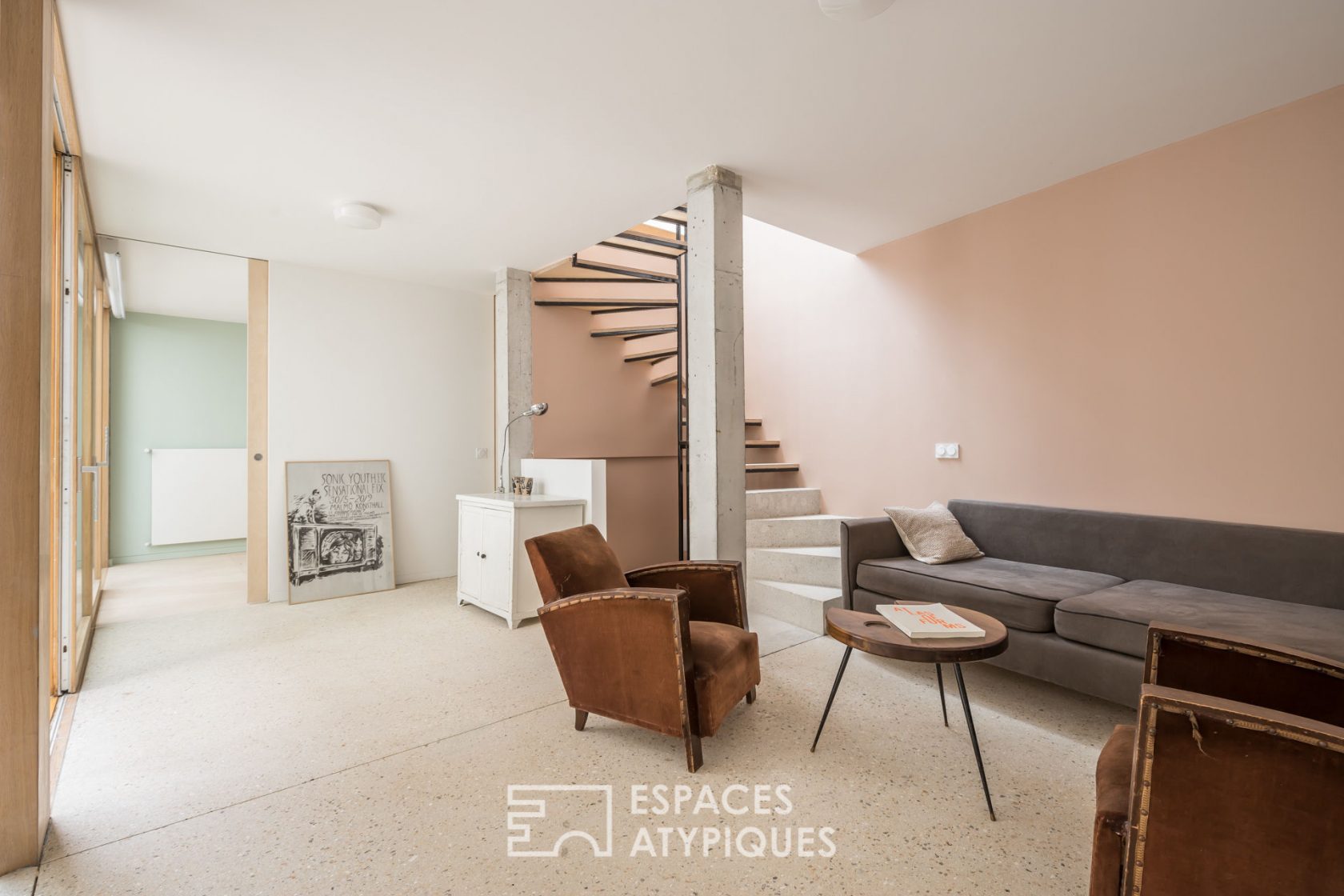 Contemporary house-style duplex with terraces