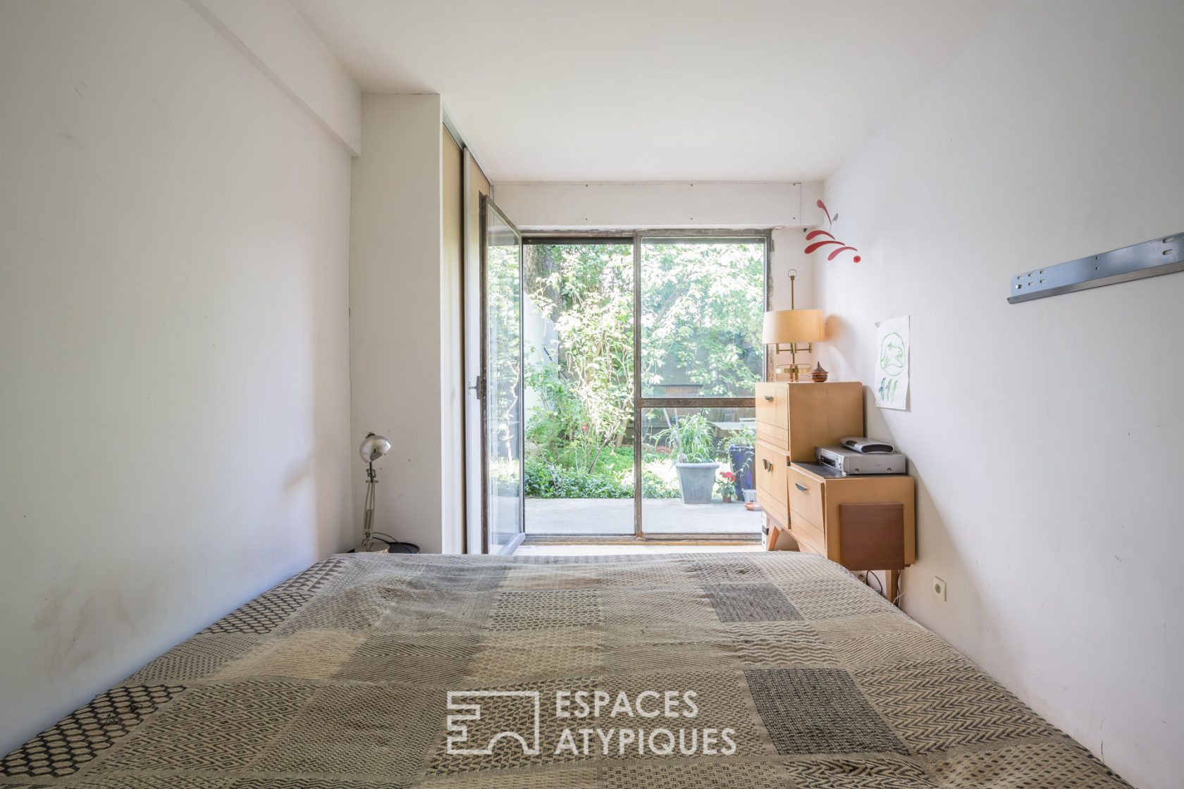 Apartment with large garden with trees