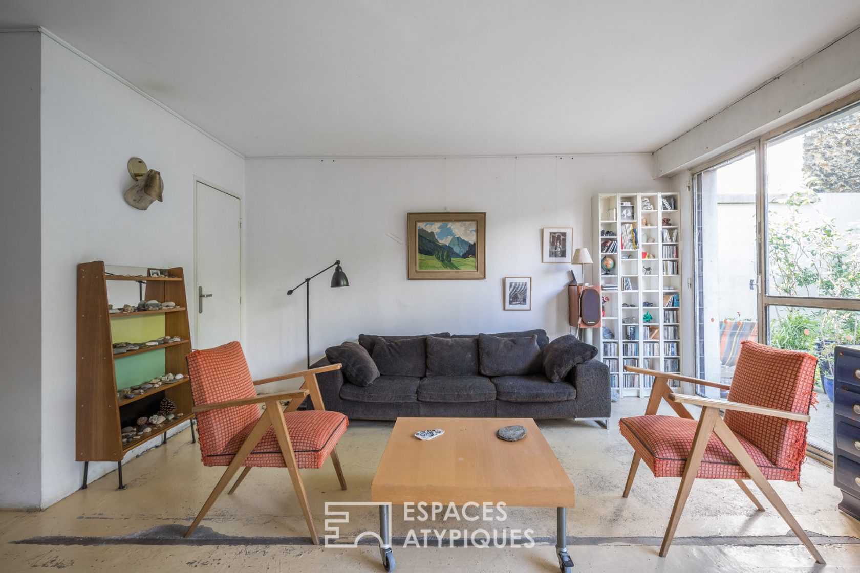 Apartment with large garden with trees