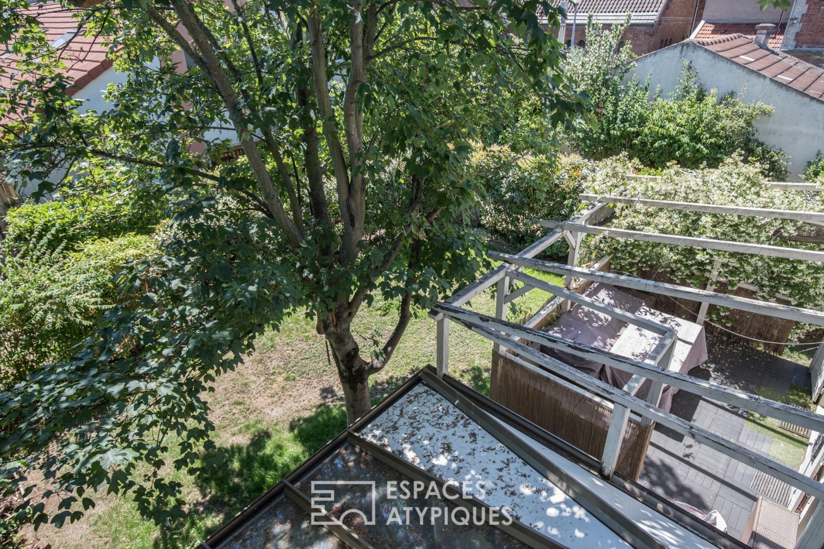 House-loft with garden and terrace in former printing works