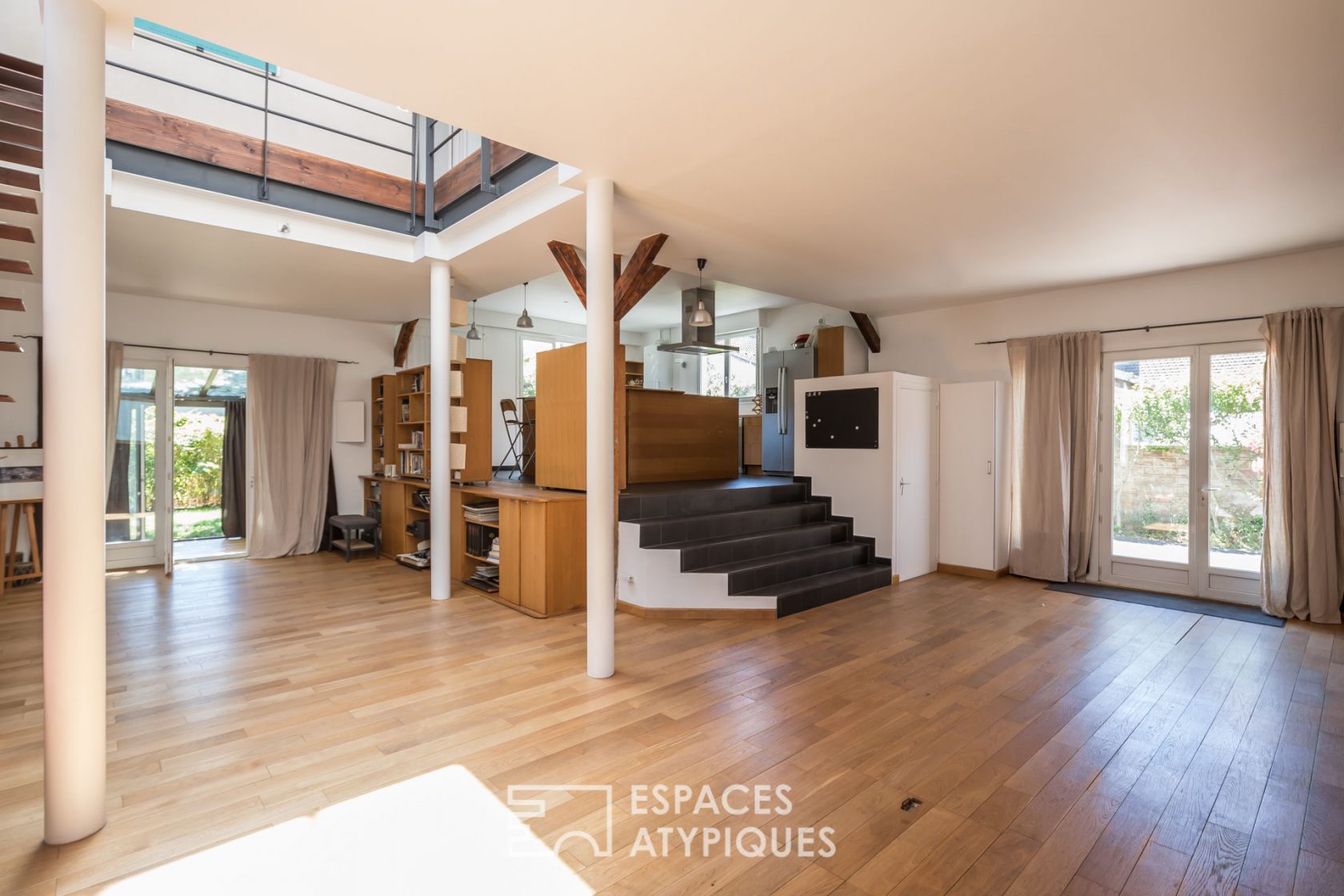 House-loft with garden and terrace in former printing works