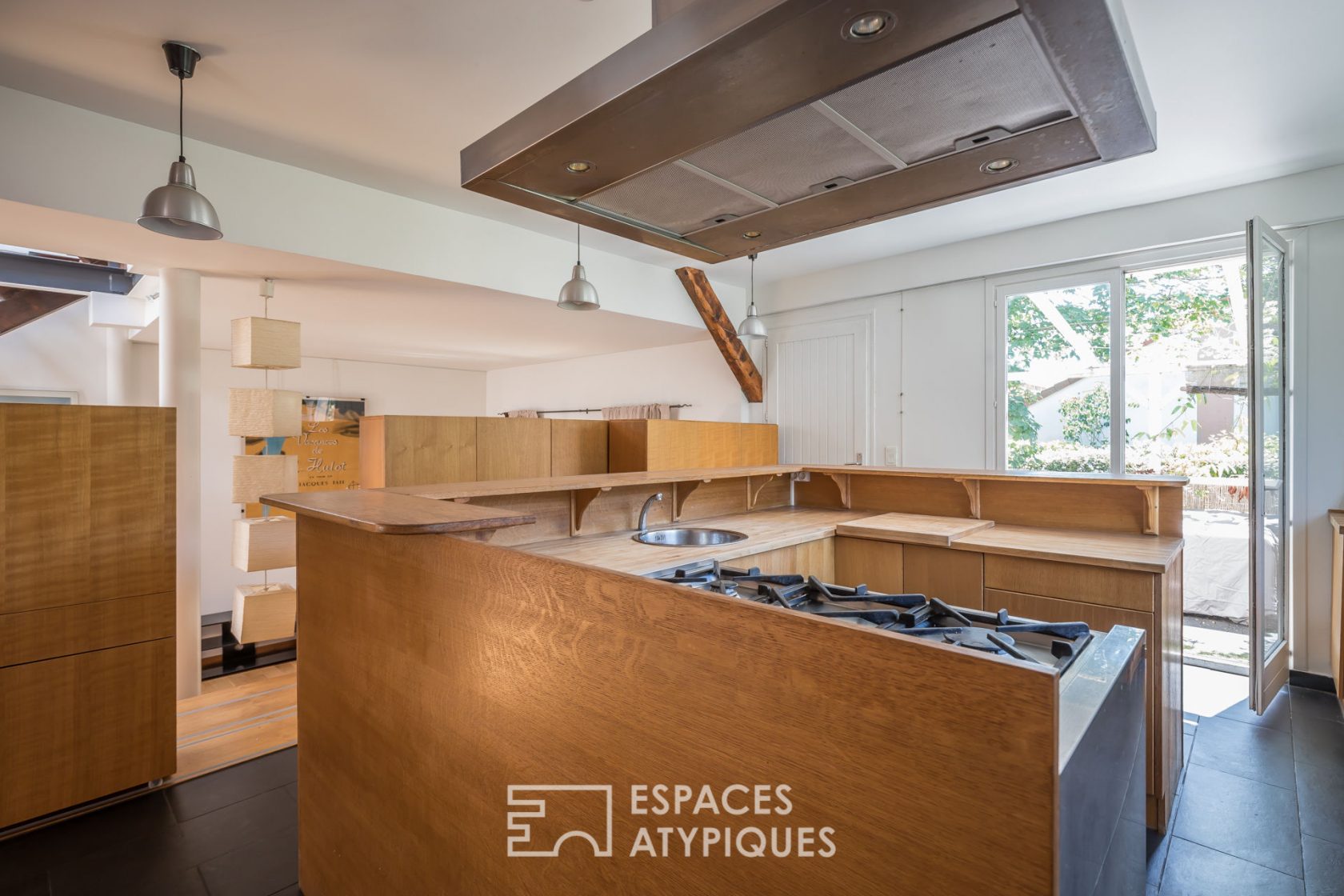 House-loft with garden and terrace in former printing works