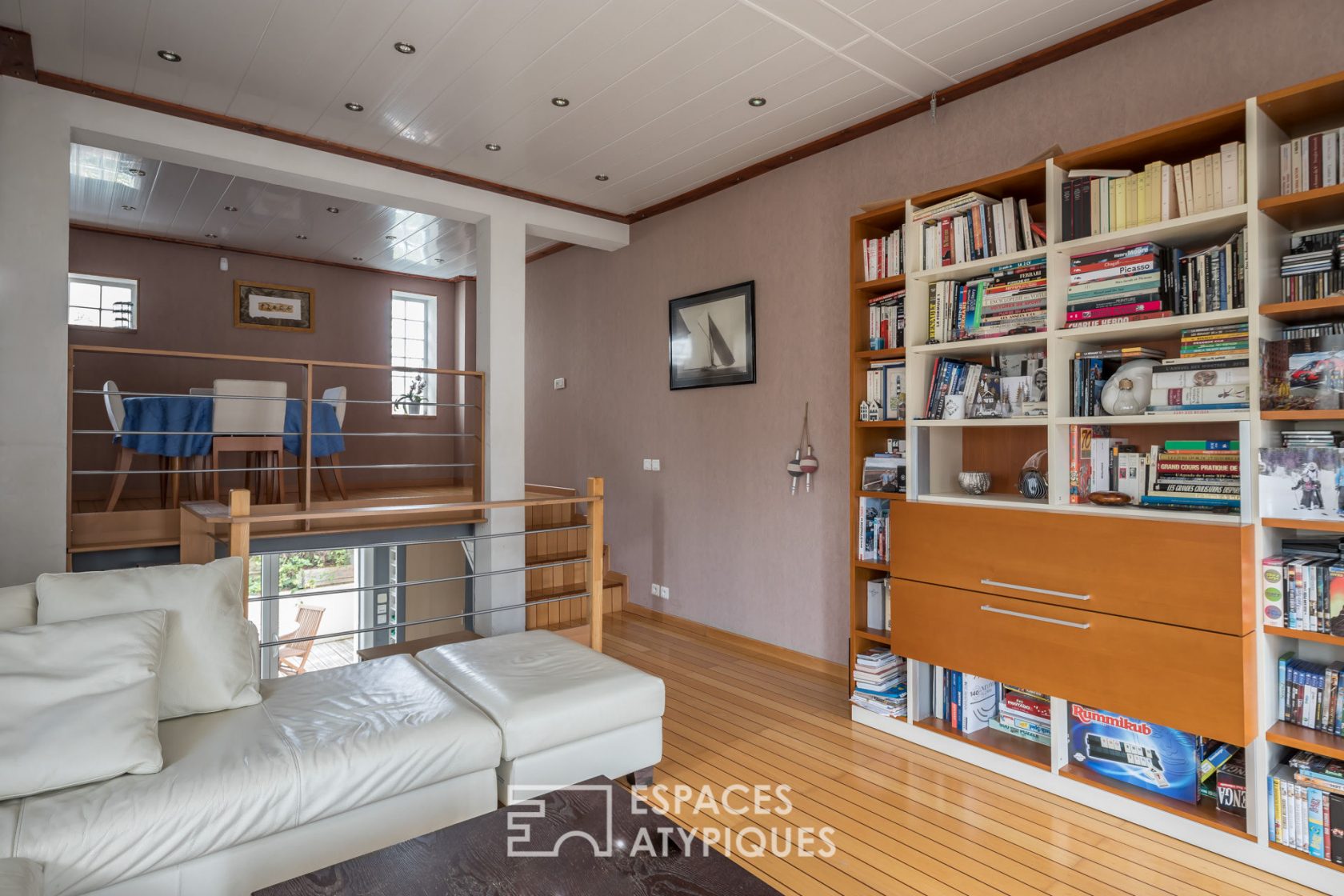 Contemporary boat-style house with garden and terraces
