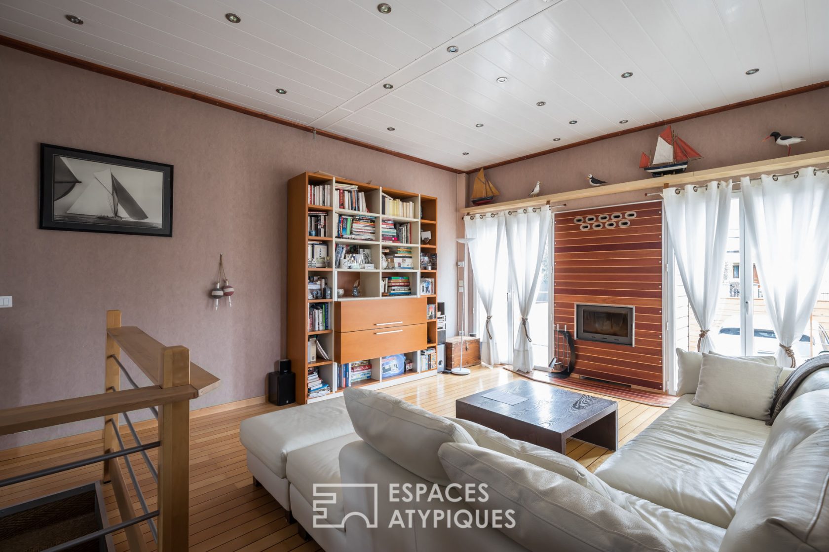 Maison contemporaine esprit bateau avec jardin et terrasses