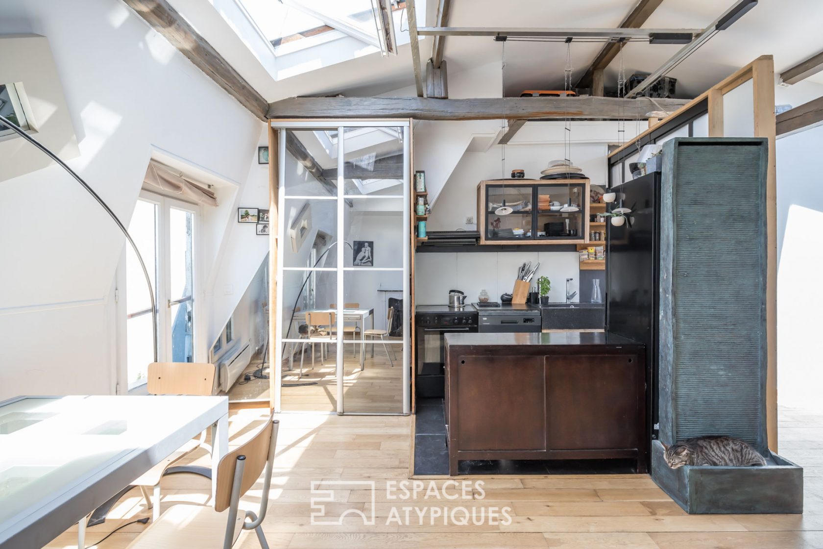 Reverse duplex on the top floors with views