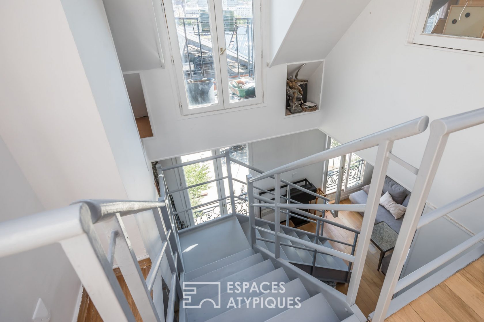 Reverse duplex on the top floors with views