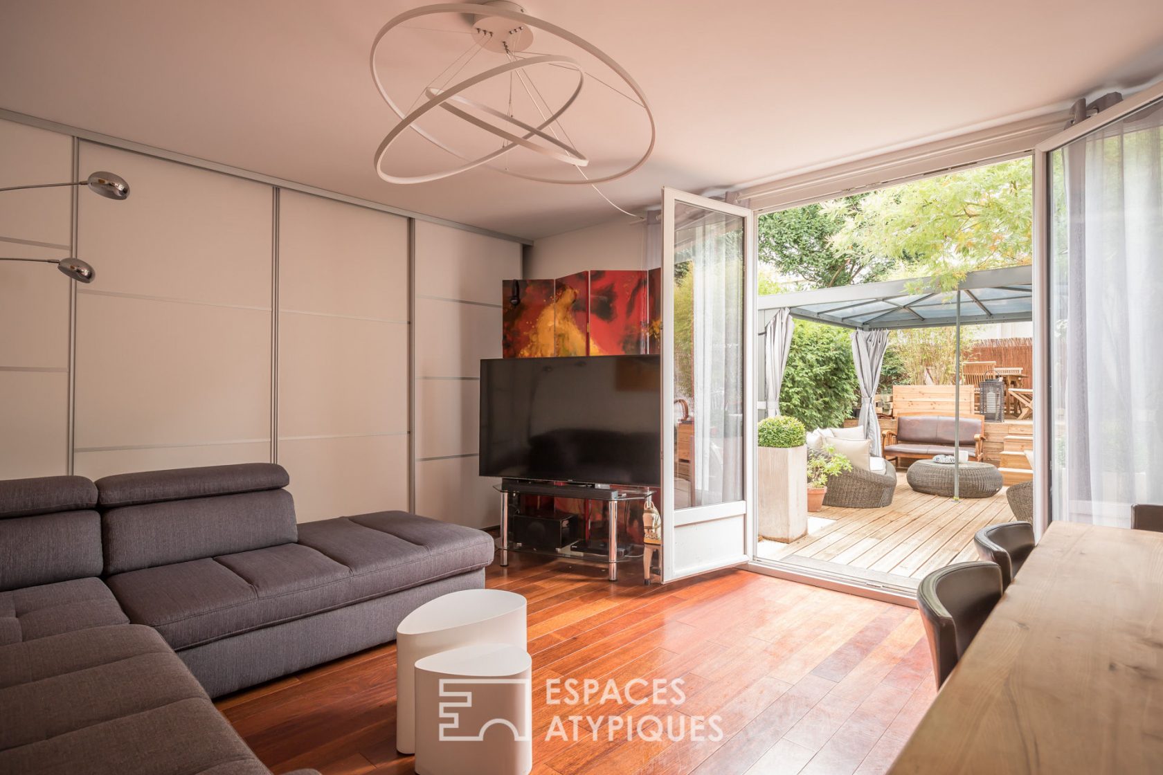 Apartment with terrace and garden in Bécon Village