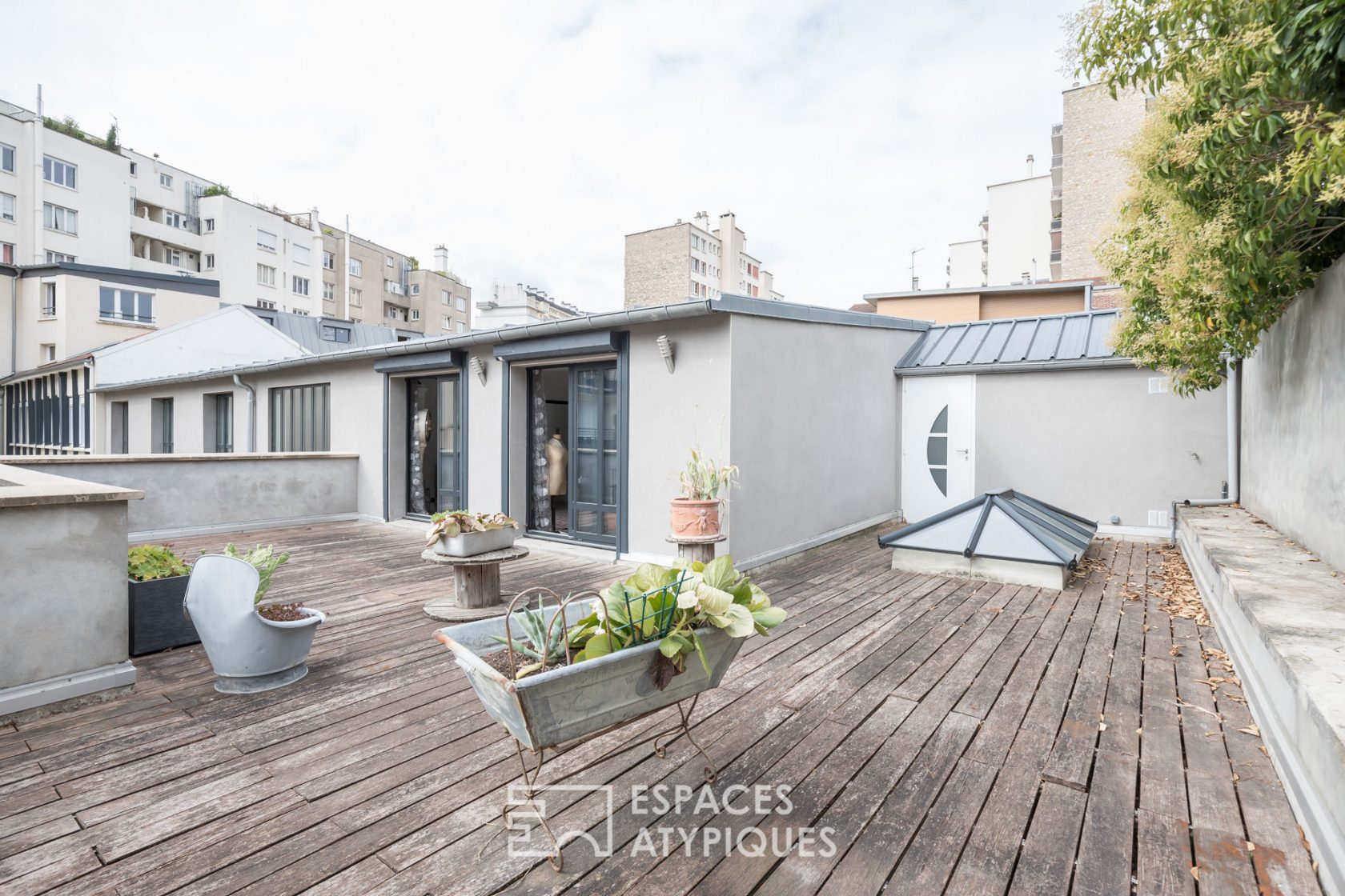 House-style loft with garden and terrace