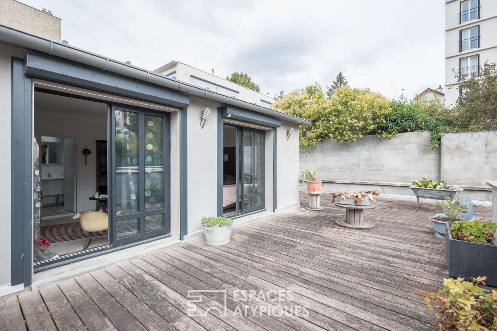 Loft esprit maison avec jardin et terrasse