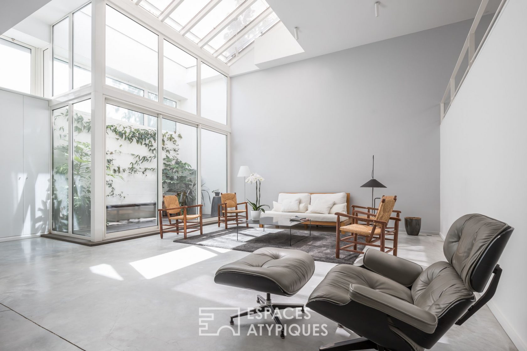 Inverted duplex loft in a former warehouse