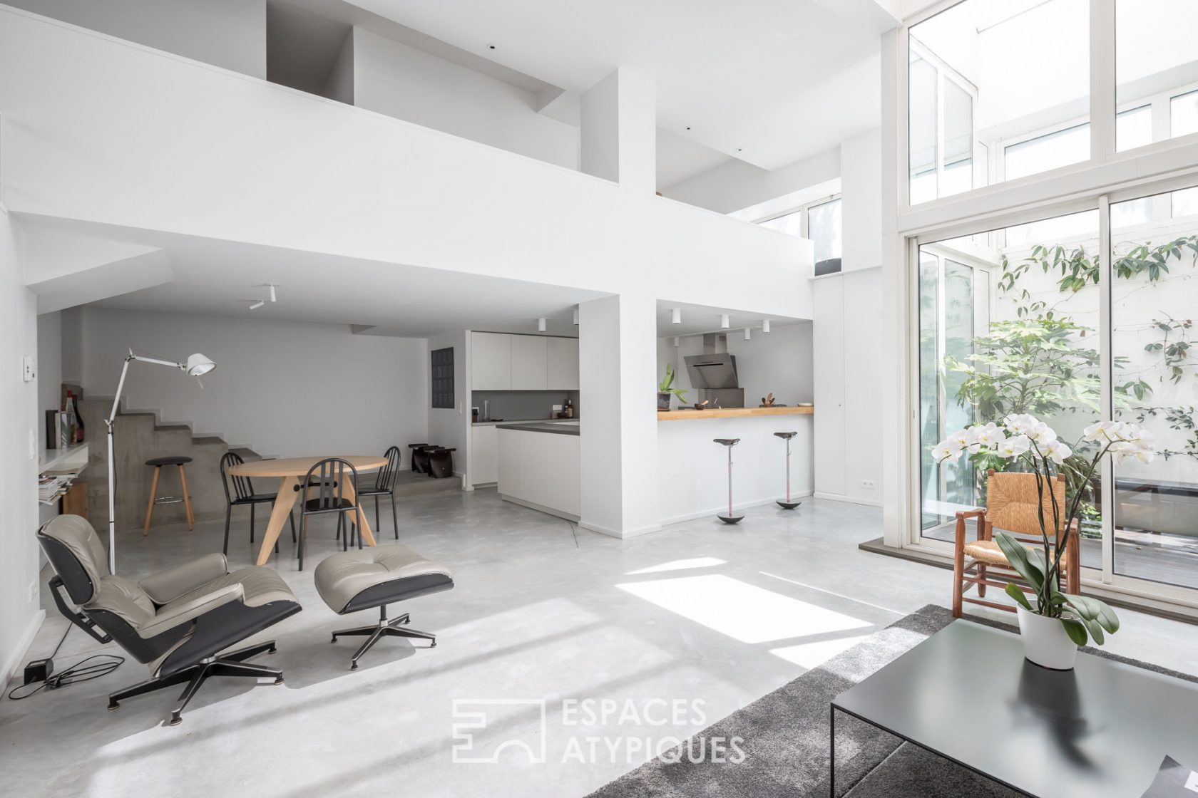 Inverted duplex loft in a former warehouse