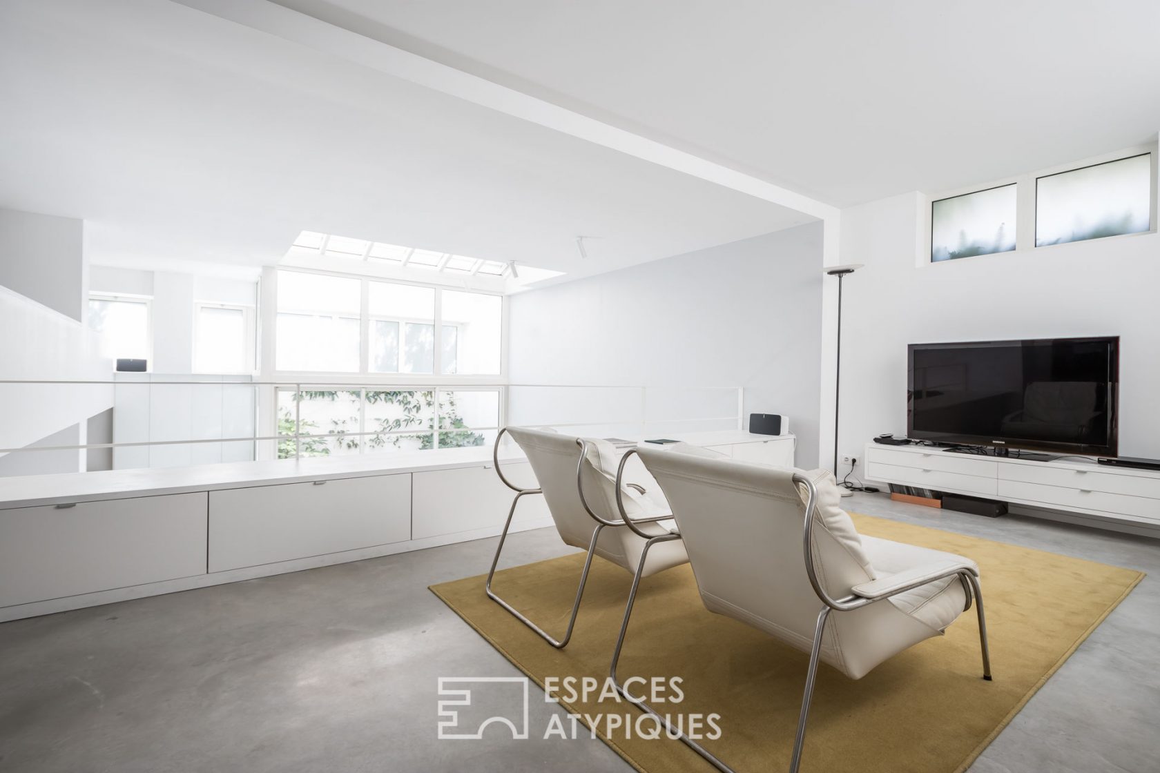 Inverted duplex loft in a former warehouse
