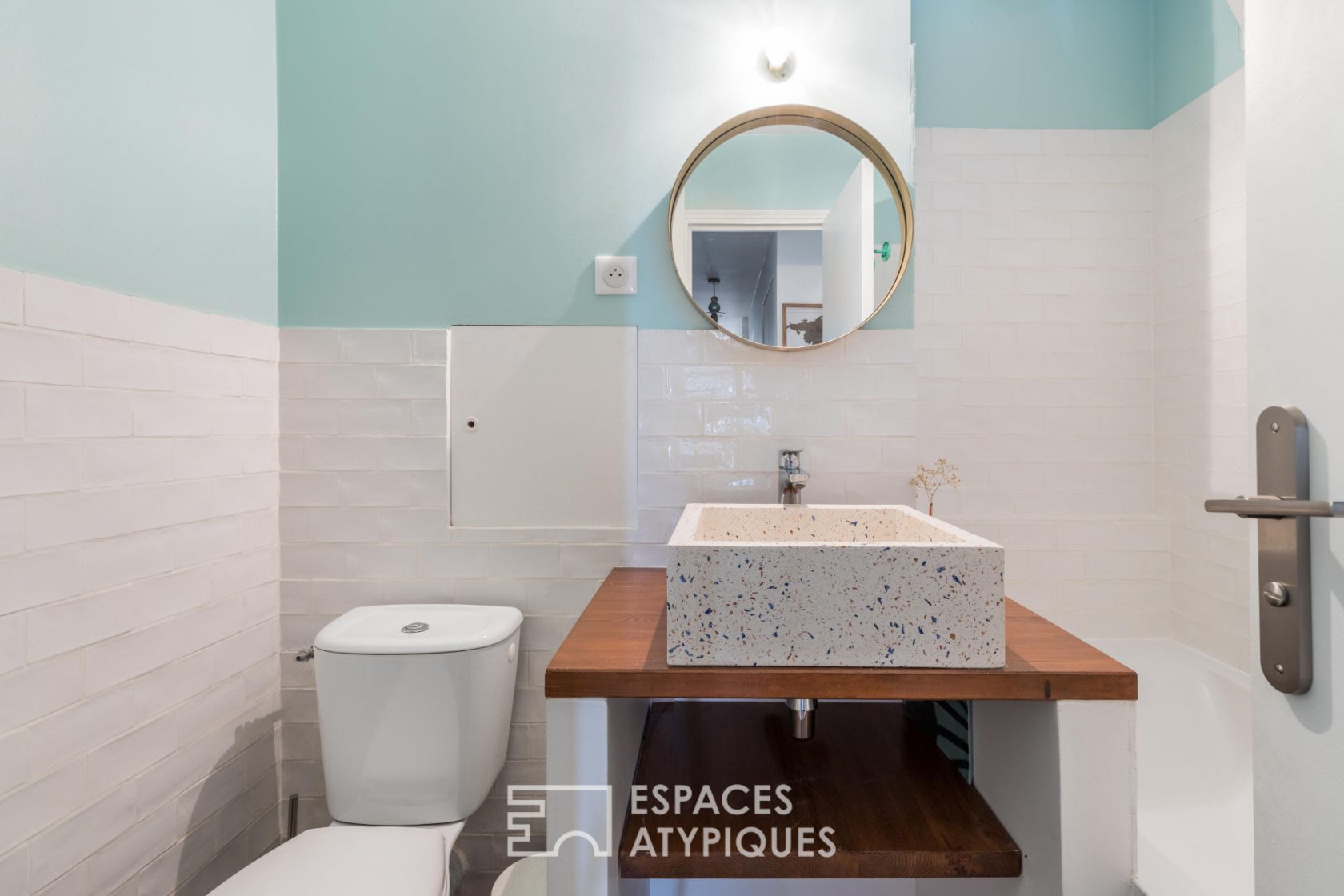 Apartment revisited in a “vintage” spirit