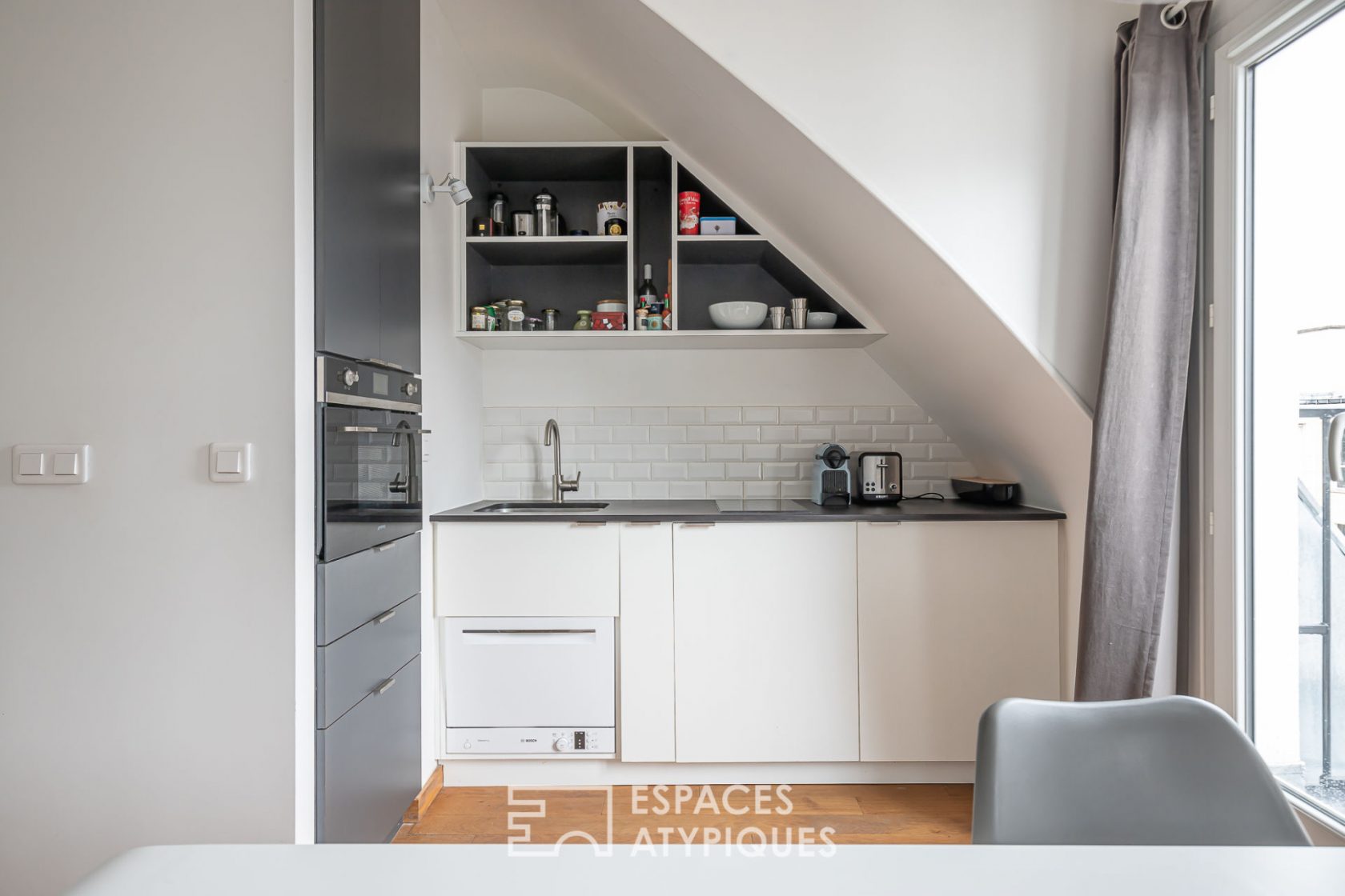 Top floor renovated in the Triangle d’Or