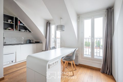 Top floor renovated in the Triangle d’Or