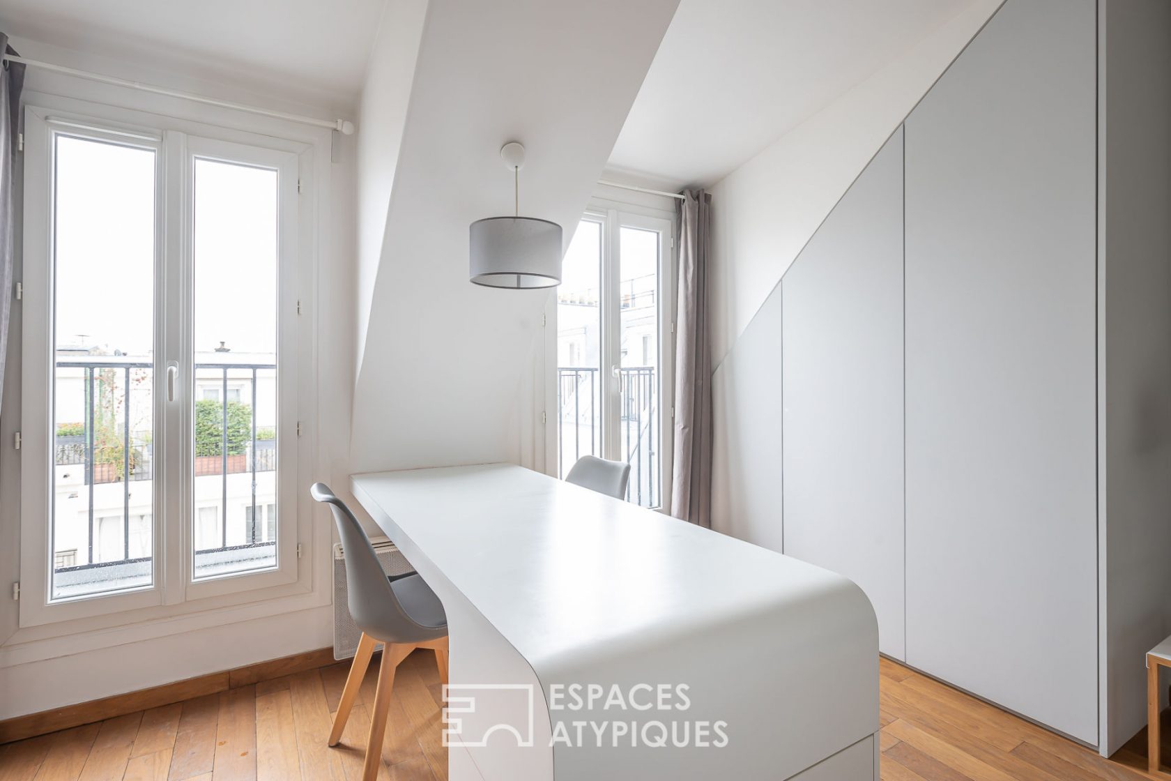 Top floor renovated in the Triangle d’Or