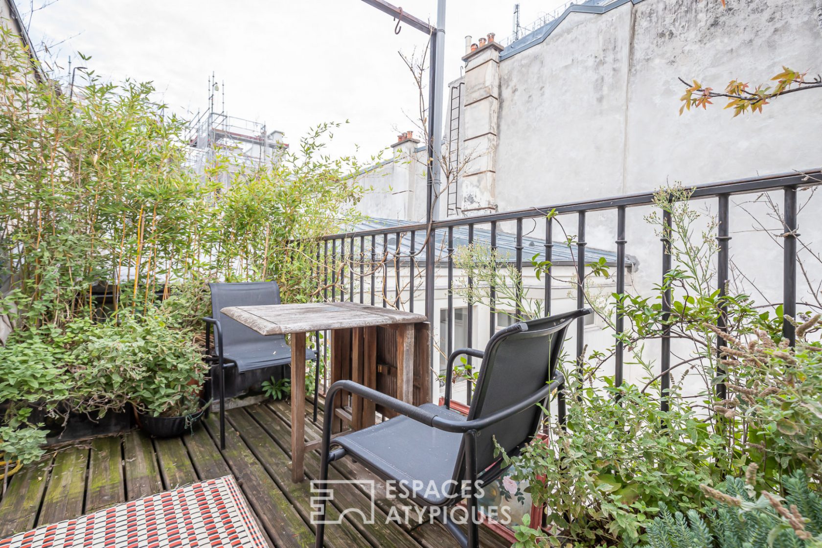 Top floor with sunny terrace