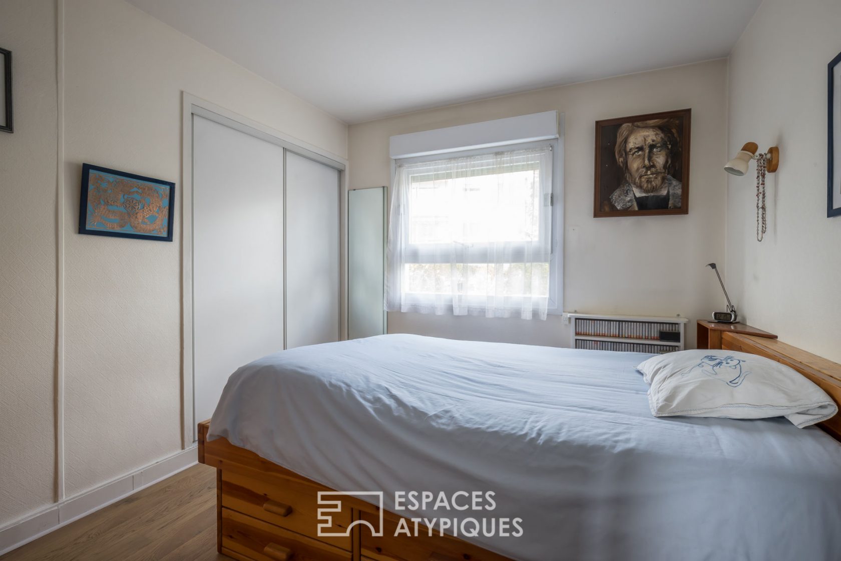Apartment with balcony and panoramic view over Paris