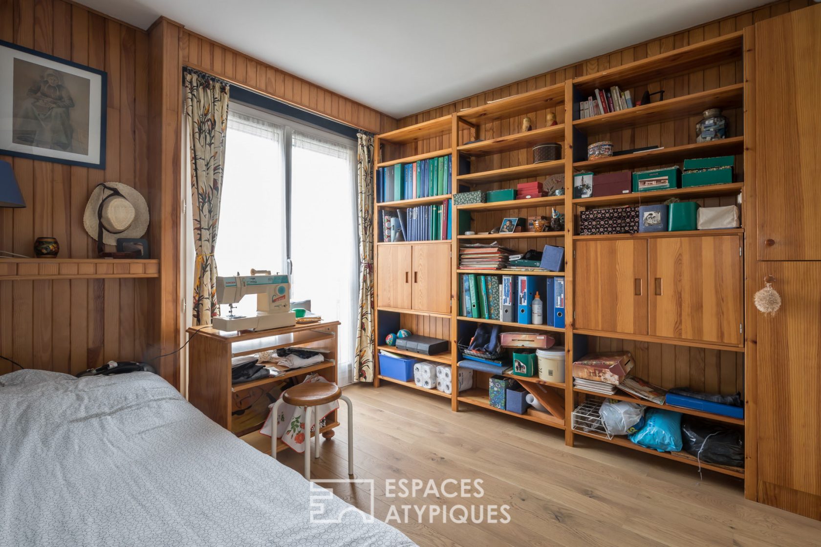 Apartment with balcony and panoramic view over Paris