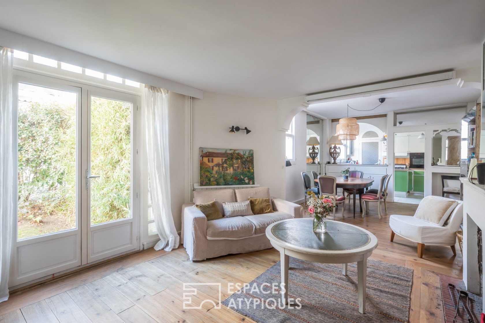 Family house with terrace and small garden
