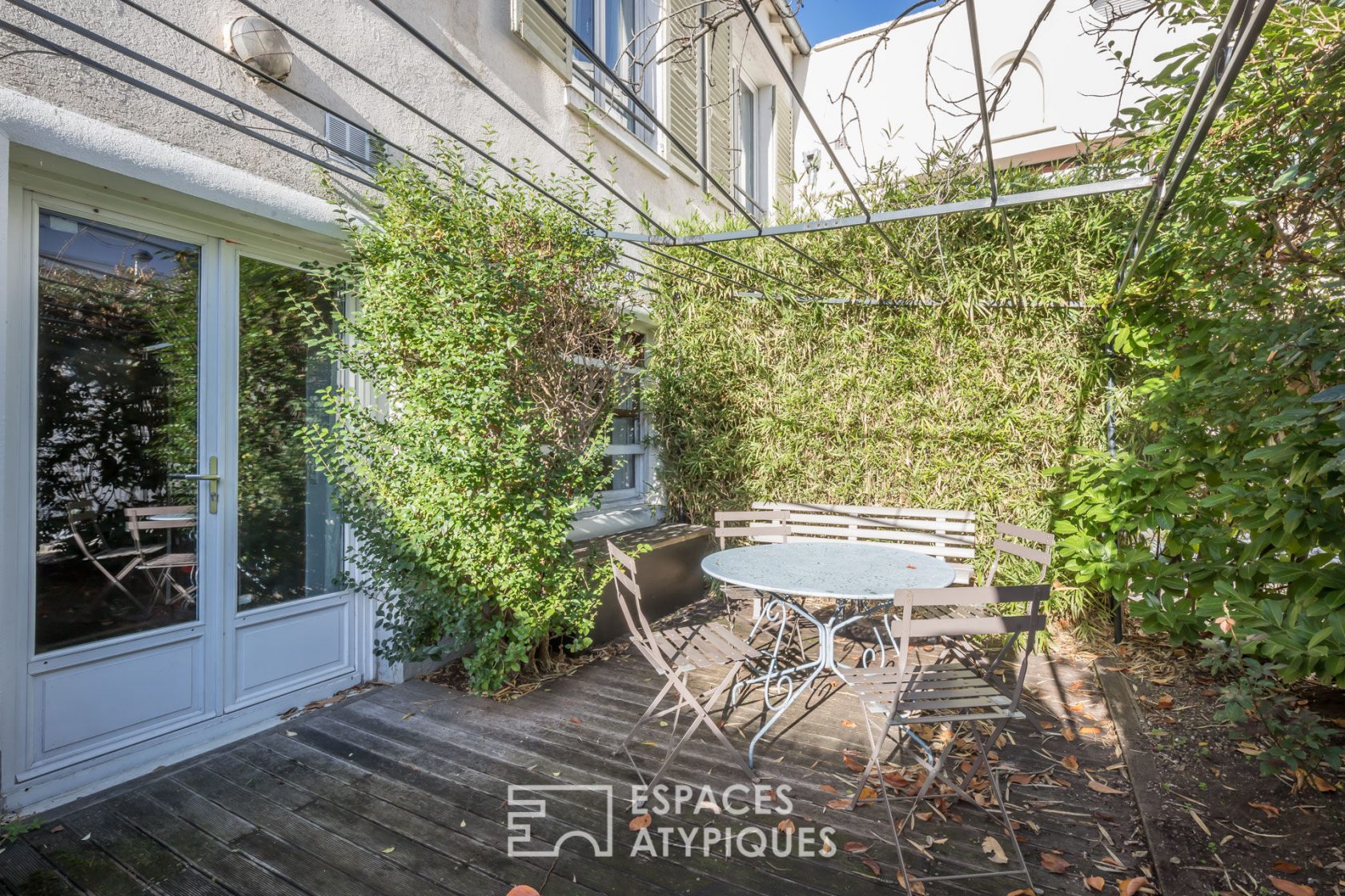 Family house with terrace and small garden