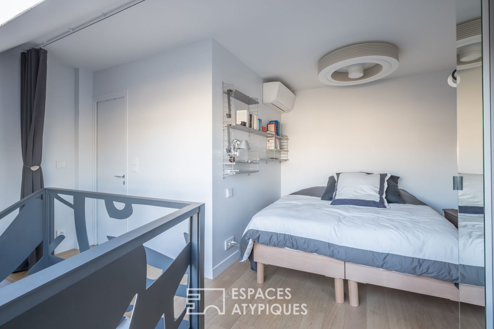 Duplex on the top floor with open view and outbuildings