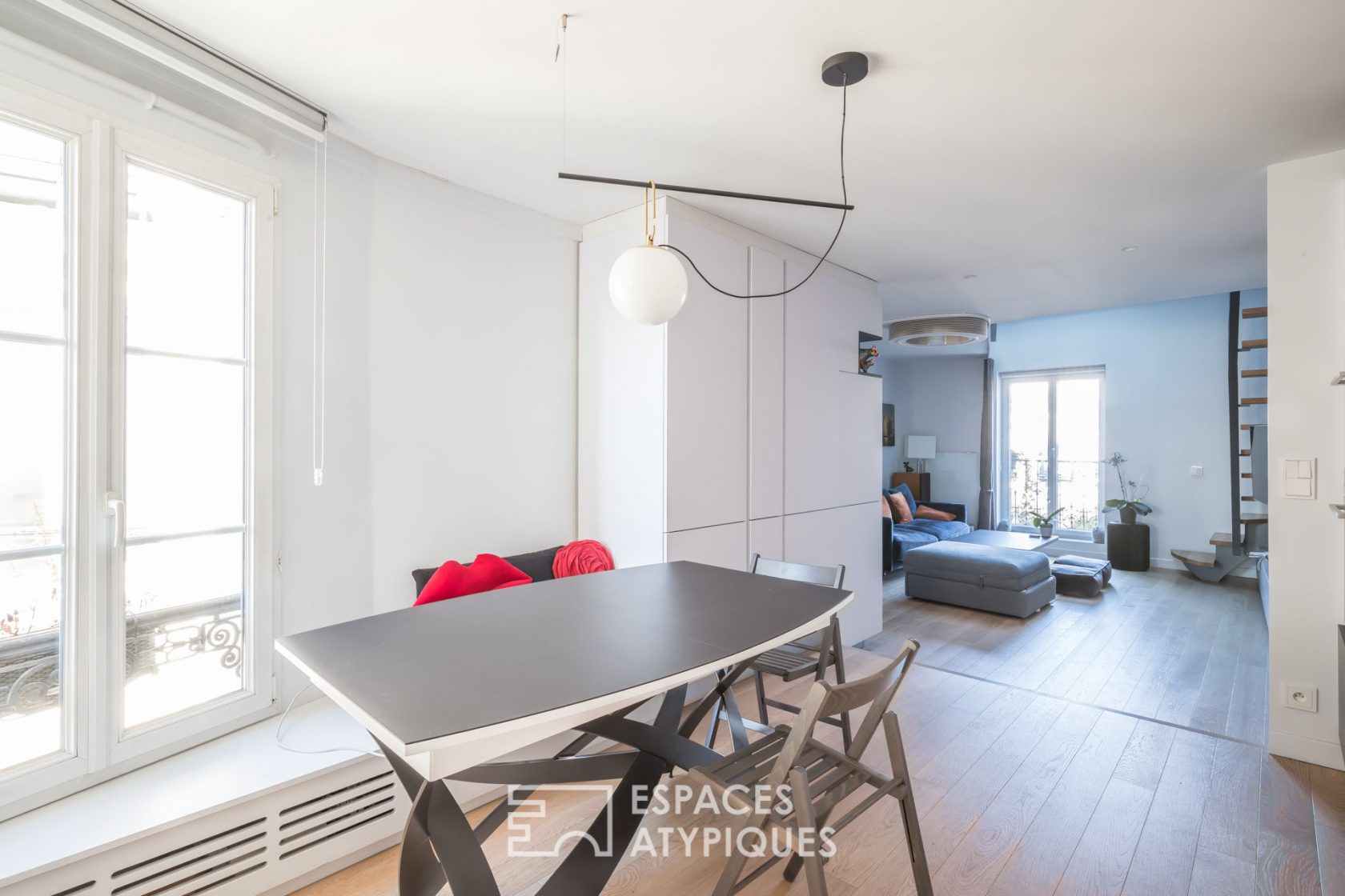Duplex on the top floor with open view and outbuildings