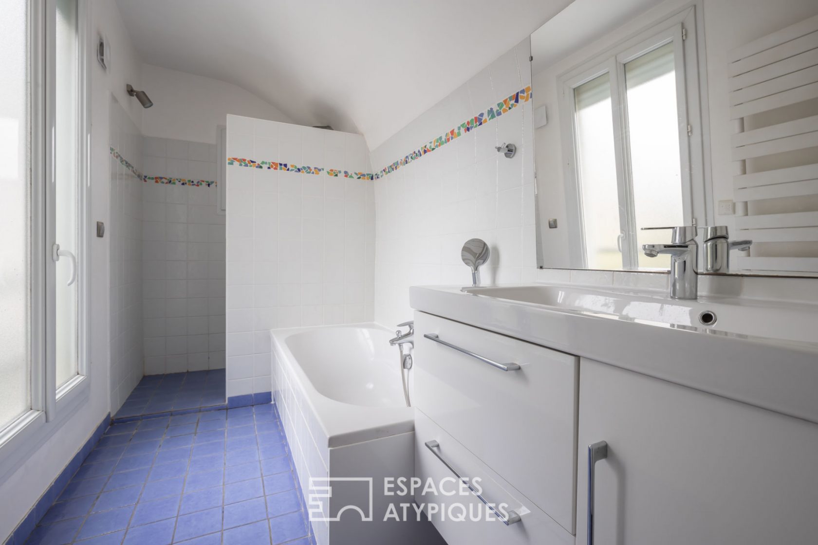House with garden and independent studio