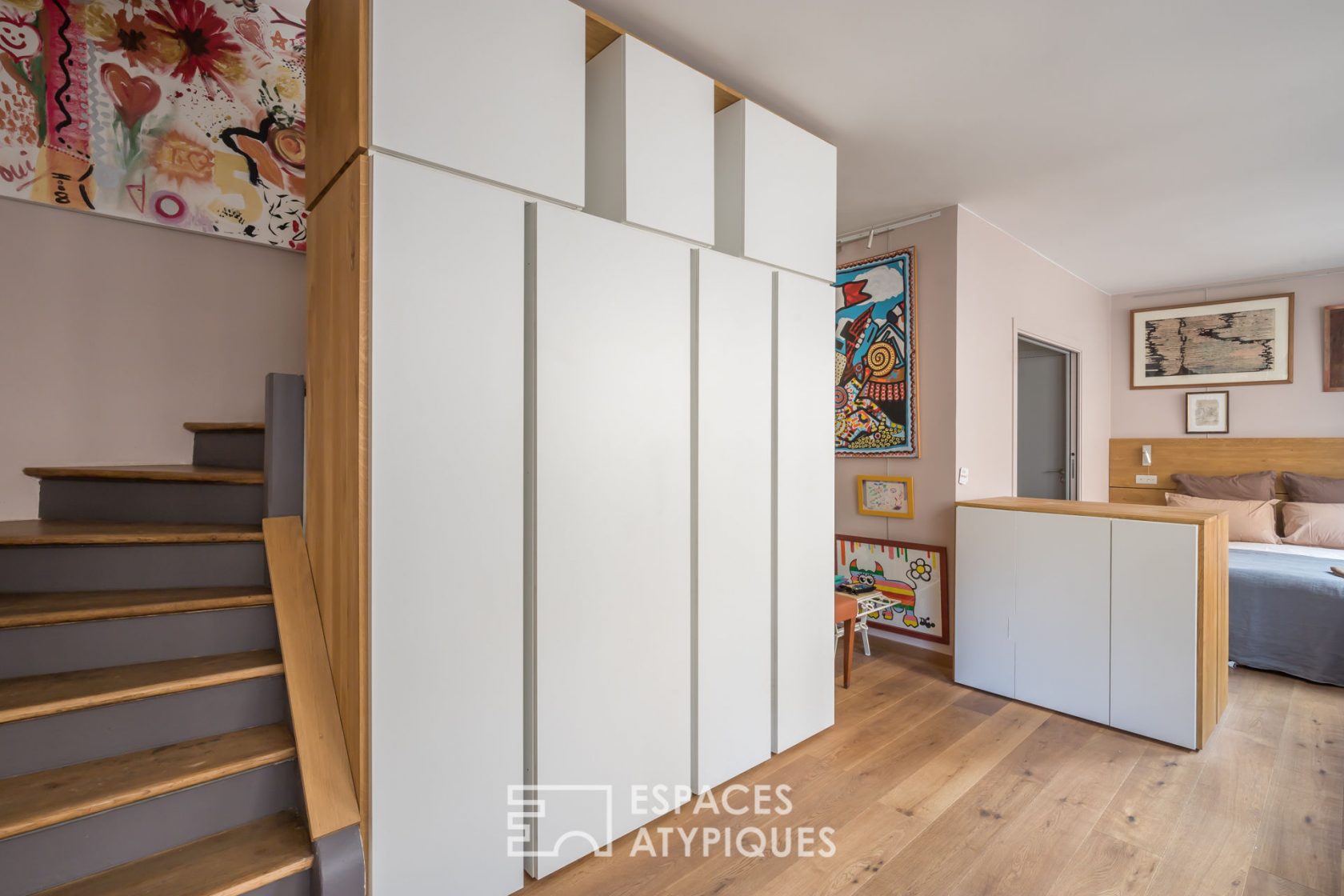 House spirit triplex in hyper-center