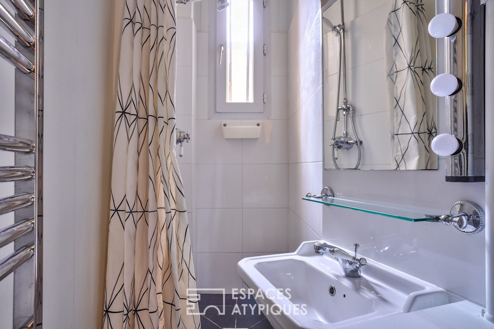 Renovated contemporary style apartment