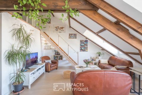 Top floor without vis-à-vis with balcony