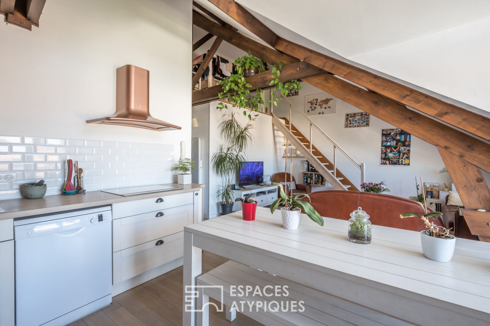Top floor without vis-à-vis with balcony
