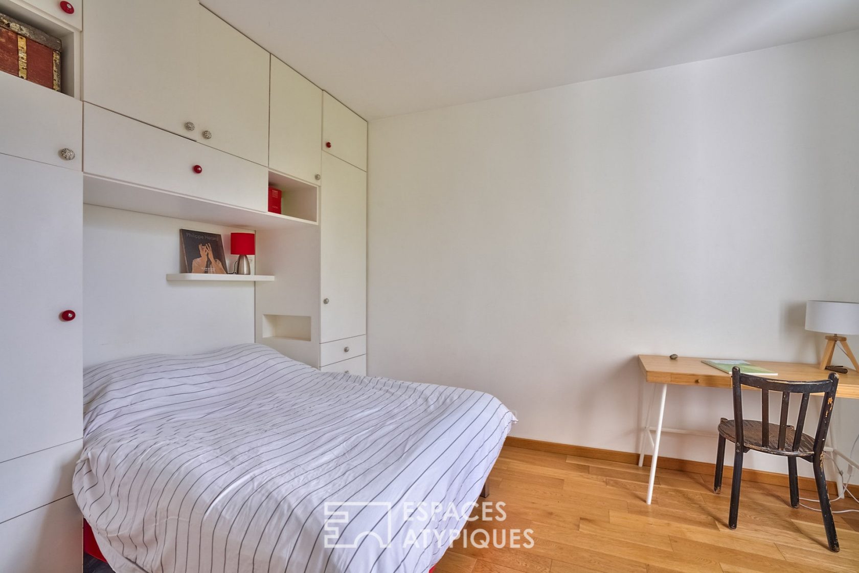 Dernier étage en duplex avec mini terrasse
