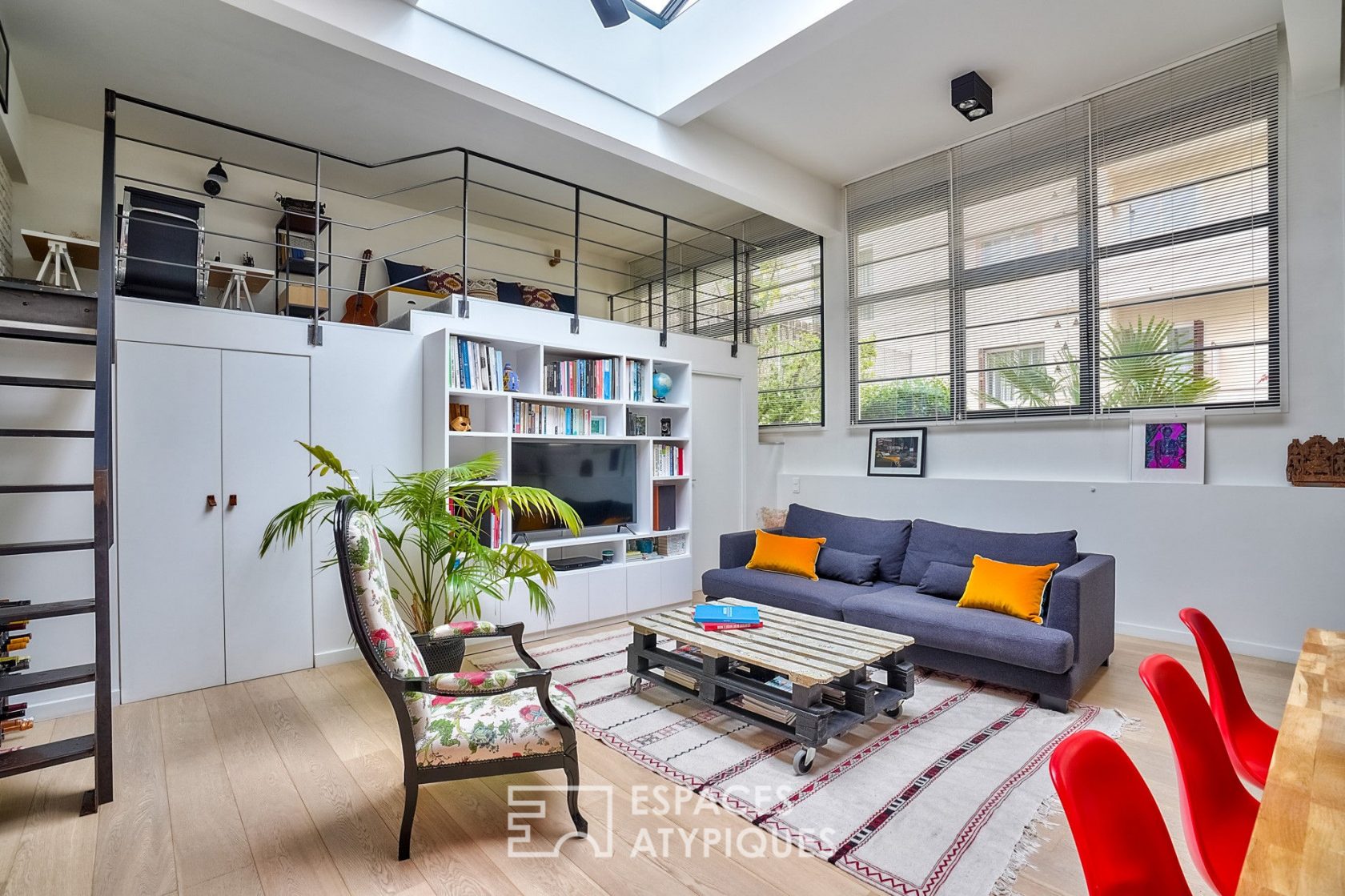 Former photo studio revisited in contemporary loft
