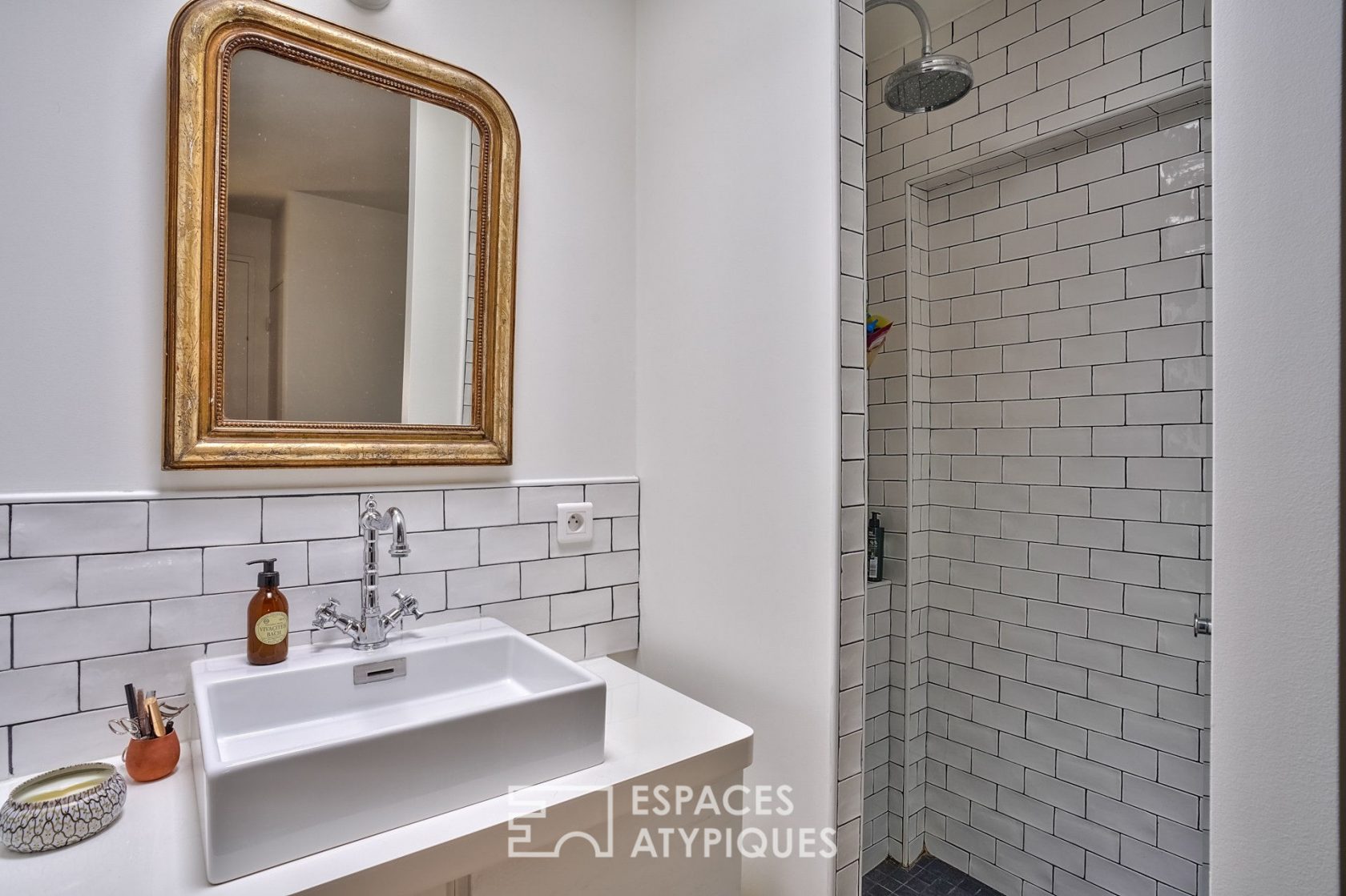 Former photo studio revisited in contemporary loft